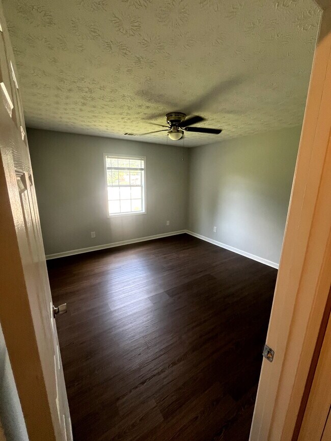 bedroom - 2606 Kennon Ct