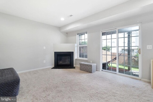 Building Photo - 42754 Montevista Square