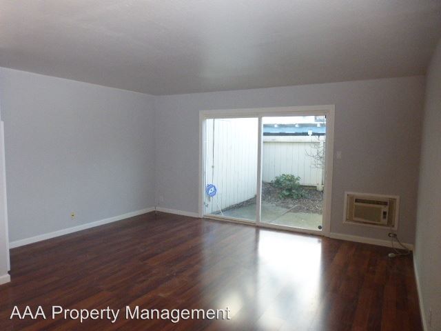 Building Photo - 2 br, 2 bath House - 1560 Adelaide St. #13