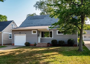 Building Photo - 16402 Webster Rd