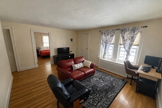 Foto del edificio - 45 McPhee Rd