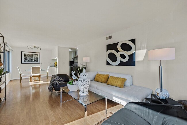 Foto del edificio - Bright and modern one bedroom one bathroom...