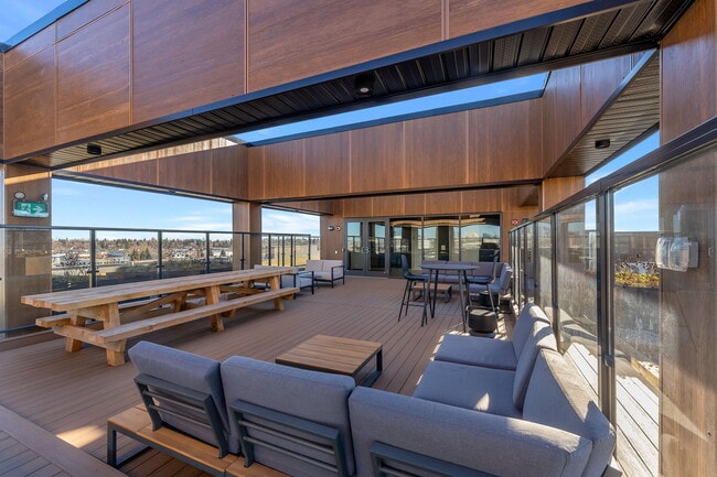 Building Photo - Kings Landing