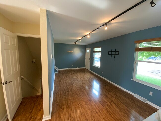 Building Photo - 10795 Moore St