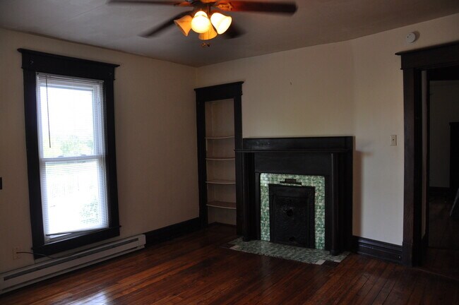 Foto del edificio - 308 S Broadway Park