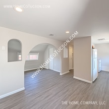 Building Photo - 1104 W Ontario St