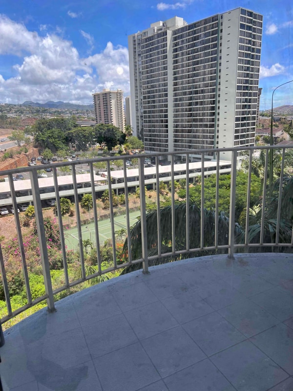 Building Photo - 98-1038-1038 Moanalua Rd