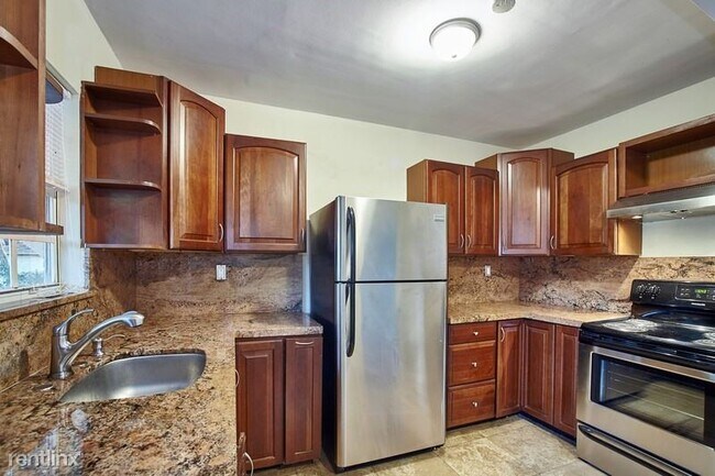 Foto del edificio - 2 br, 1 bath House - 571 NE 110th Ter