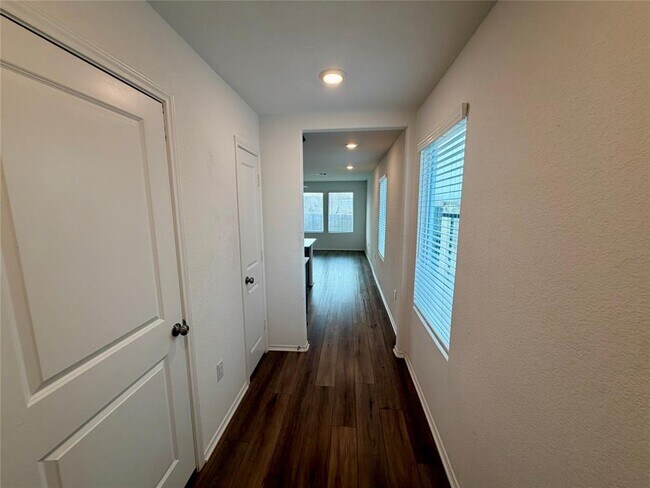 Foto del edificio - 7316 Sparkling Light Dr