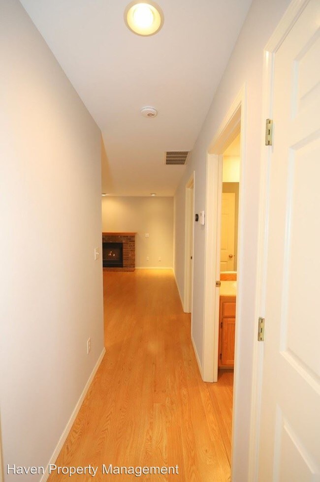 Building Photo - 3 br, 2.5 bath House - 31641 110th Place SE