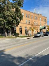 Building Photo - 7416 Harwood Ave