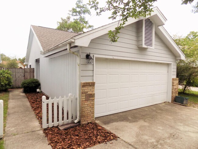 Building Photo - 1871 Heartland Dr