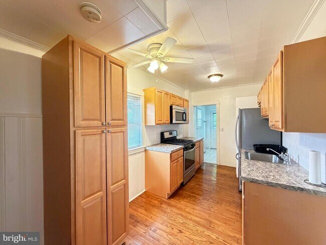 Foto del edificio - 1087 Buttonwood Ave