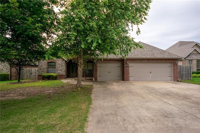 Building Photo - 3402 SW Crosswinds Blvd