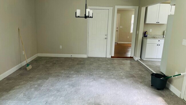 Building Photo - 2410 Orange Ave