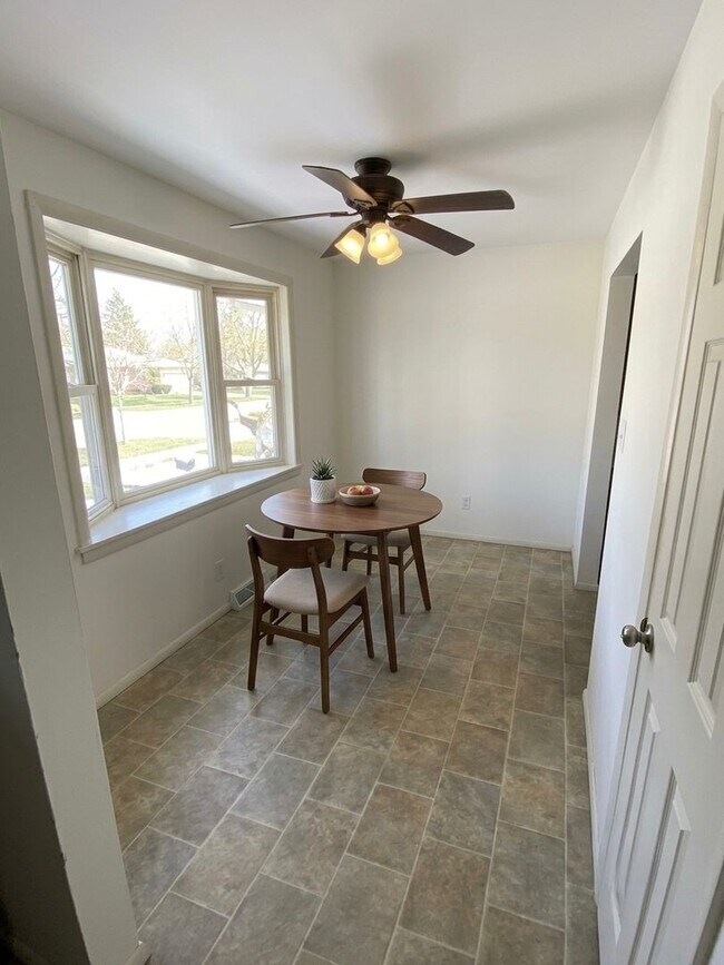 Foto del edificio - 7520 Buttercup Rd