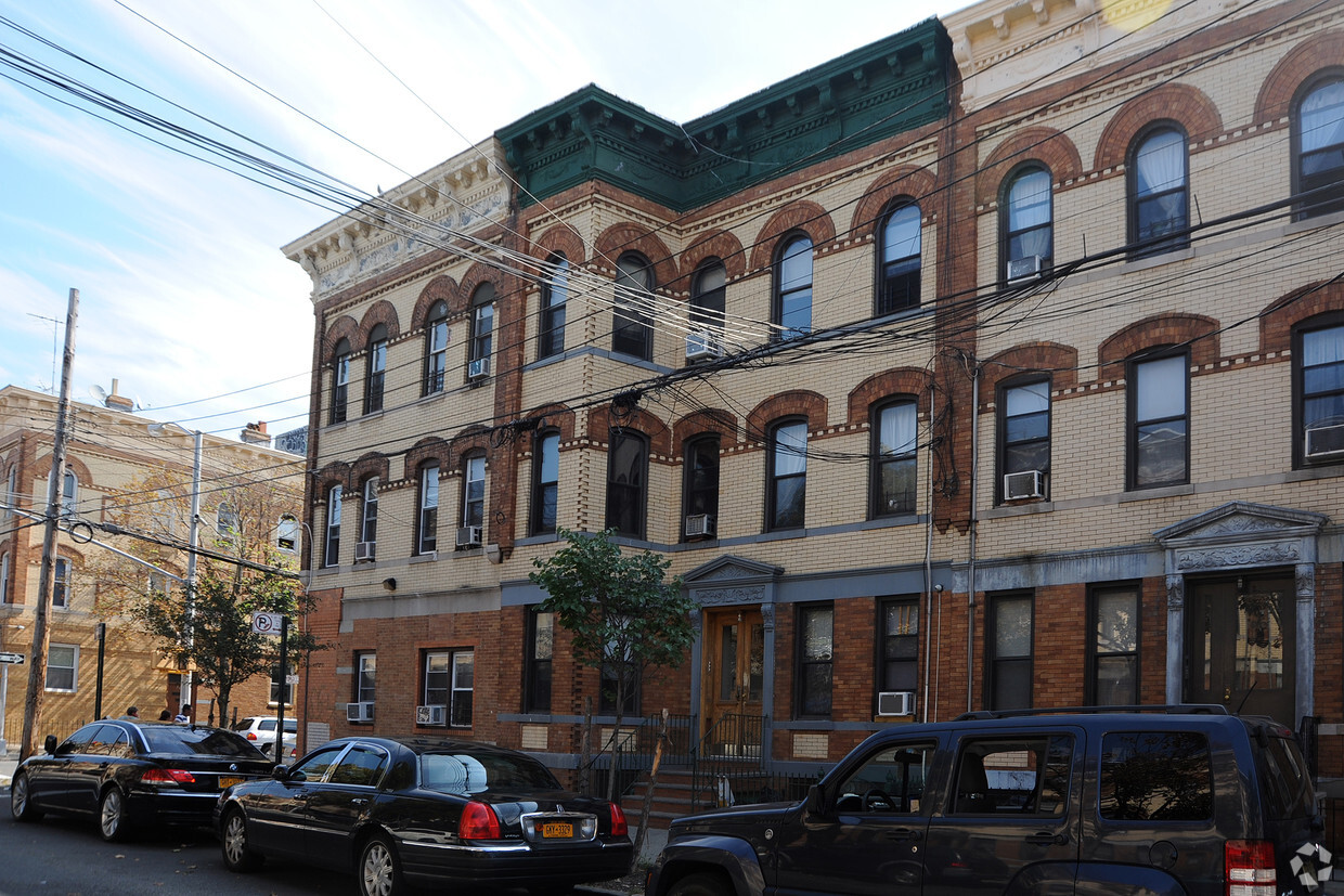 Building Photo - Onderdonk Apartments