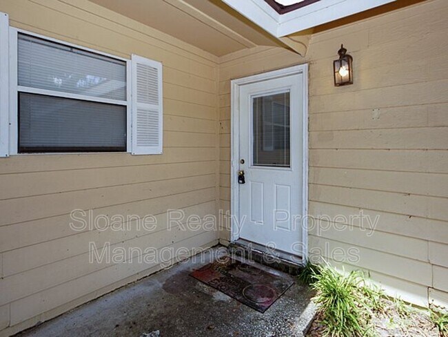 Building Photo - 1059 Yorktown Dr