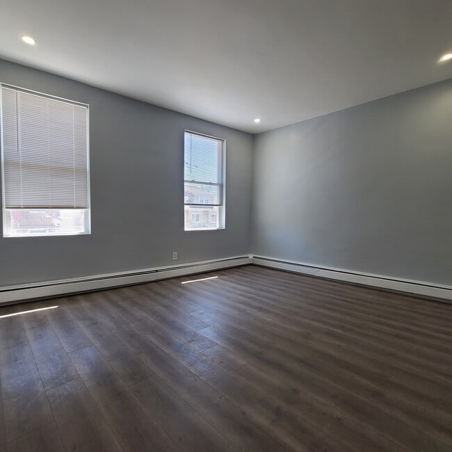 Building Photo - 6117 Monitor Plz