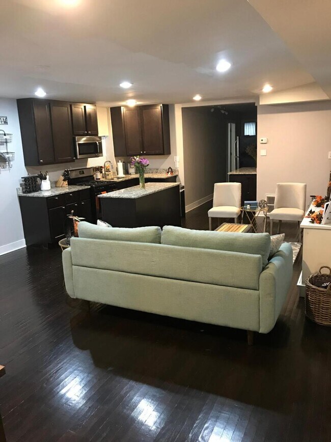 Foto del edificio - 2647 W Potomac Ave
