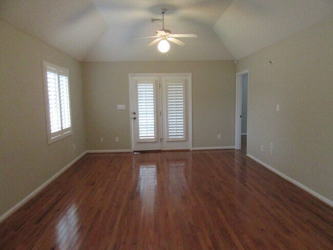 Foto del edificio - 937 Tiffany Ln