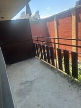 Building Photo - 49 Willow St