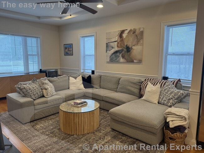 Photo - 11 Winthrop Ct Townhome