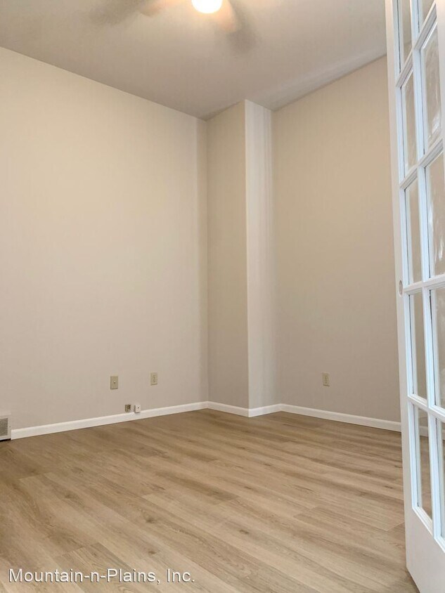 Foto principal - 5000 E Boardwalk Dr