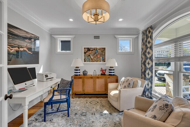Foto del edificio - 105 Beacon Blvd