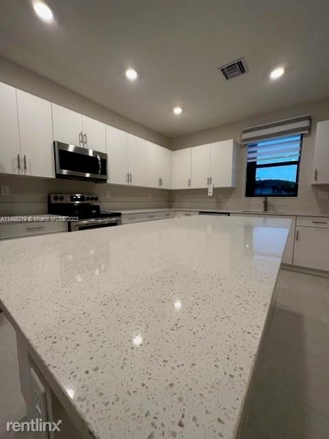 Foto del edificio - 4 br, 2.5 bath House - 11874 SW 244th St
