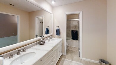 Building Photo - 1970 Augusta Dr