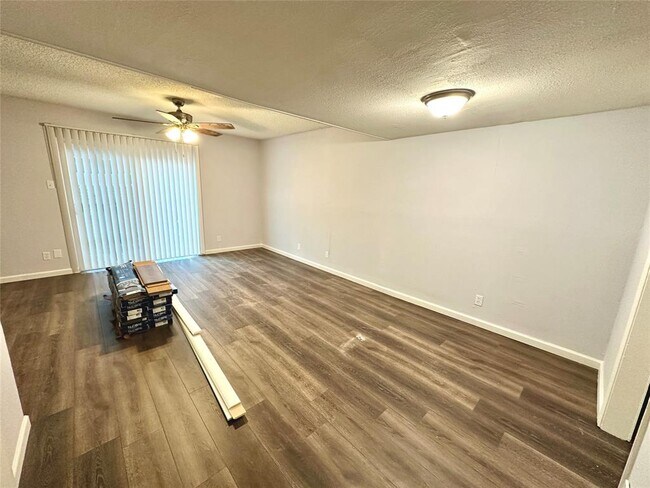 Foto del edificio - 3822 Southway Dr