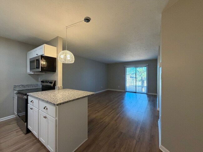 Foto del edificio - 1128 Southwood Dr