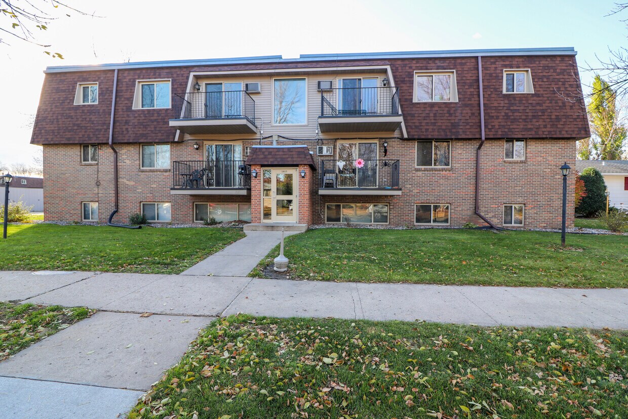 1815 21st Ave S Unit 314, Grand Forks, ND 58201 Condo for Rent in