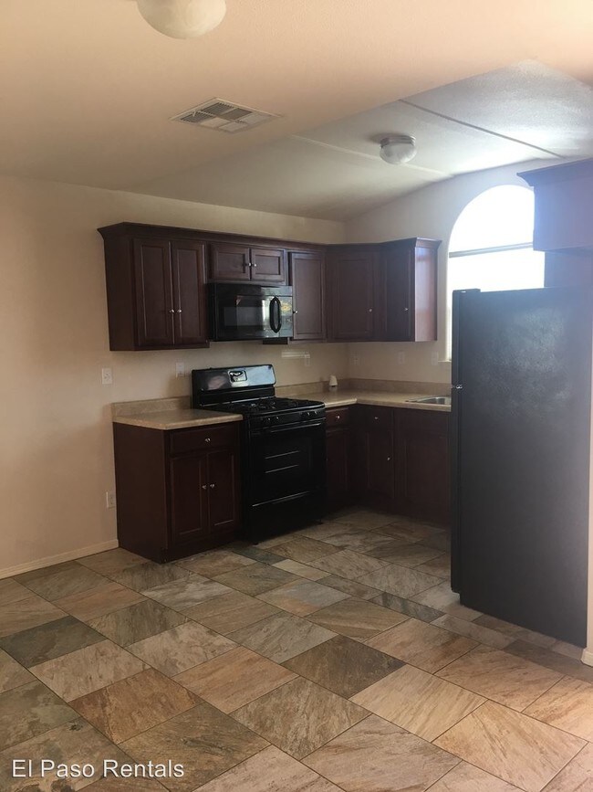 Building Photo - 5901 Cielo Del Rey Pl