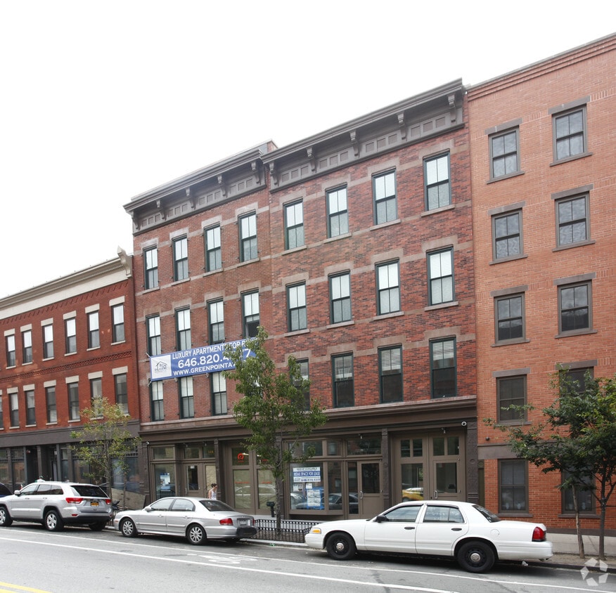 Primary Photo - 114-116 Greenpoint Ave