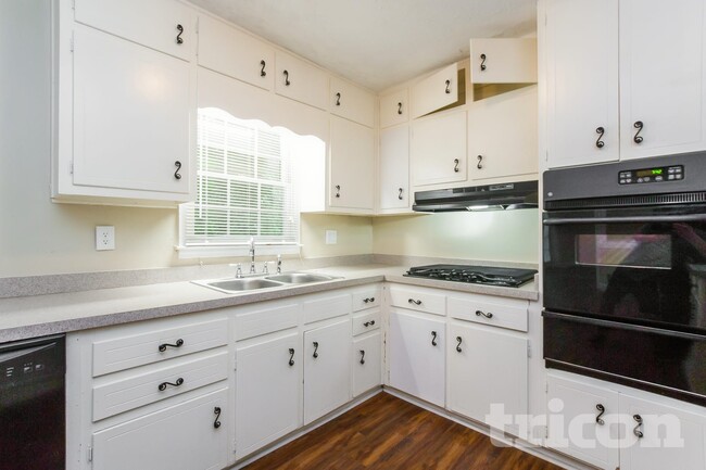 Building Photo - 1374 Live Oak Ln