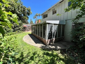 Building Photo - 413 Del Oro Ave