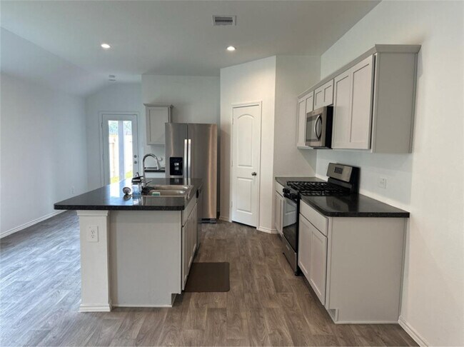 Foto del edificio - 24042 Breckenridge Hts Ln