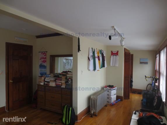 Building Photo - 70 Cresthill Rd