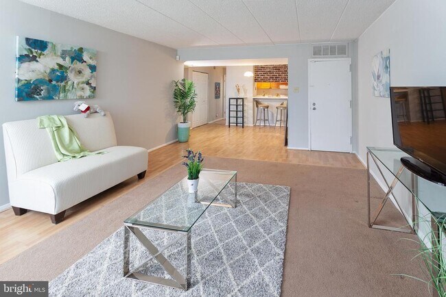 Building Photo - 2617 Huntington Ave