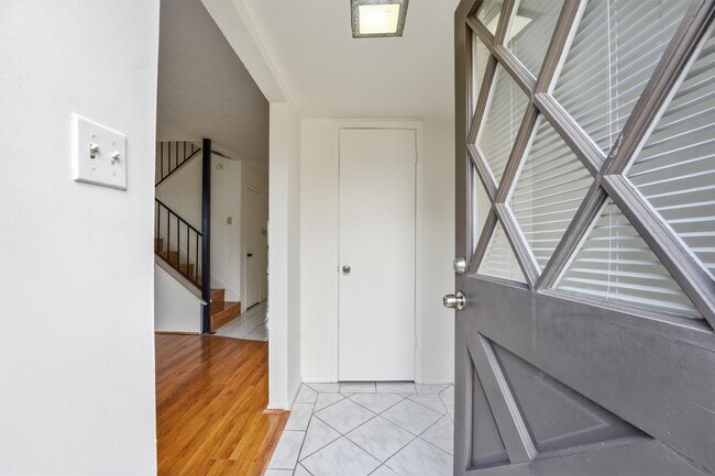 Foto del edificio - 12447 Sharpview Dr