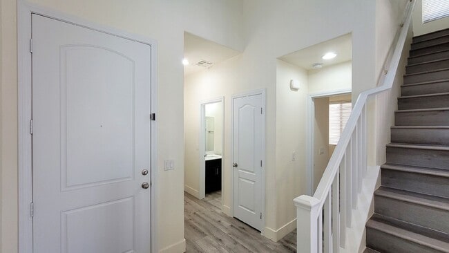 Building Photo - 8518 Genesee Ct