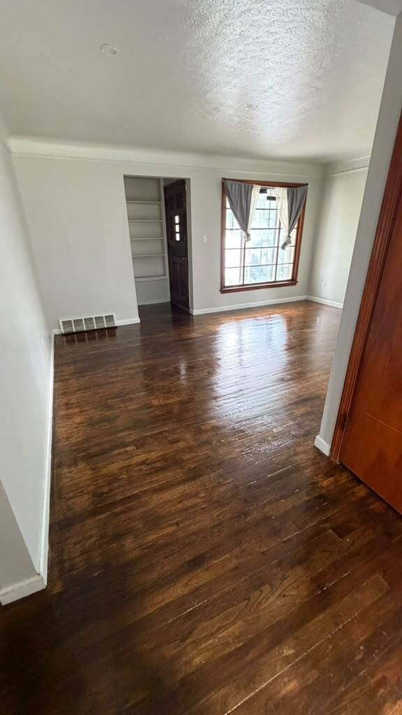 Foto del edificio - 9703 Snow Rd