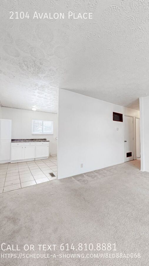 Building Photo - 2104 Avalon Pl