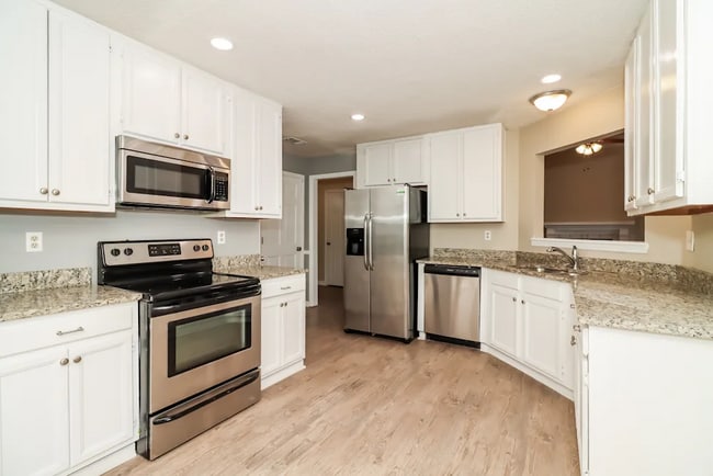 Foto del edificio - 3474 Whisperwood Ct NW