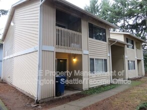 Building Photo - 1011 18th St NE Building Photo - 1011 18th St NE