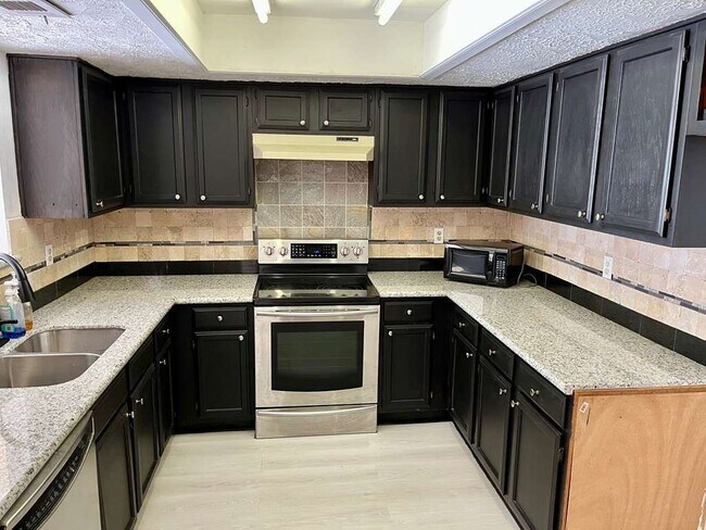 Foto del edificio - 13511 Quetzal Ln