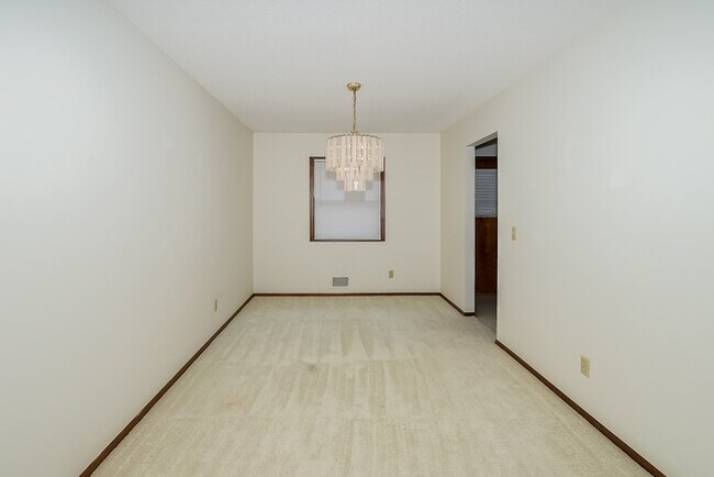 Building Photo - Stately 3 Bedroom, 3 Bath House in New Hope!