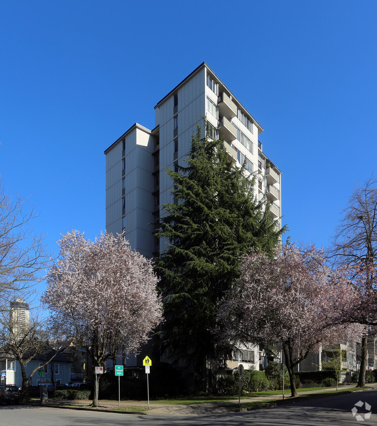 Building Photo - Patricia Apartments